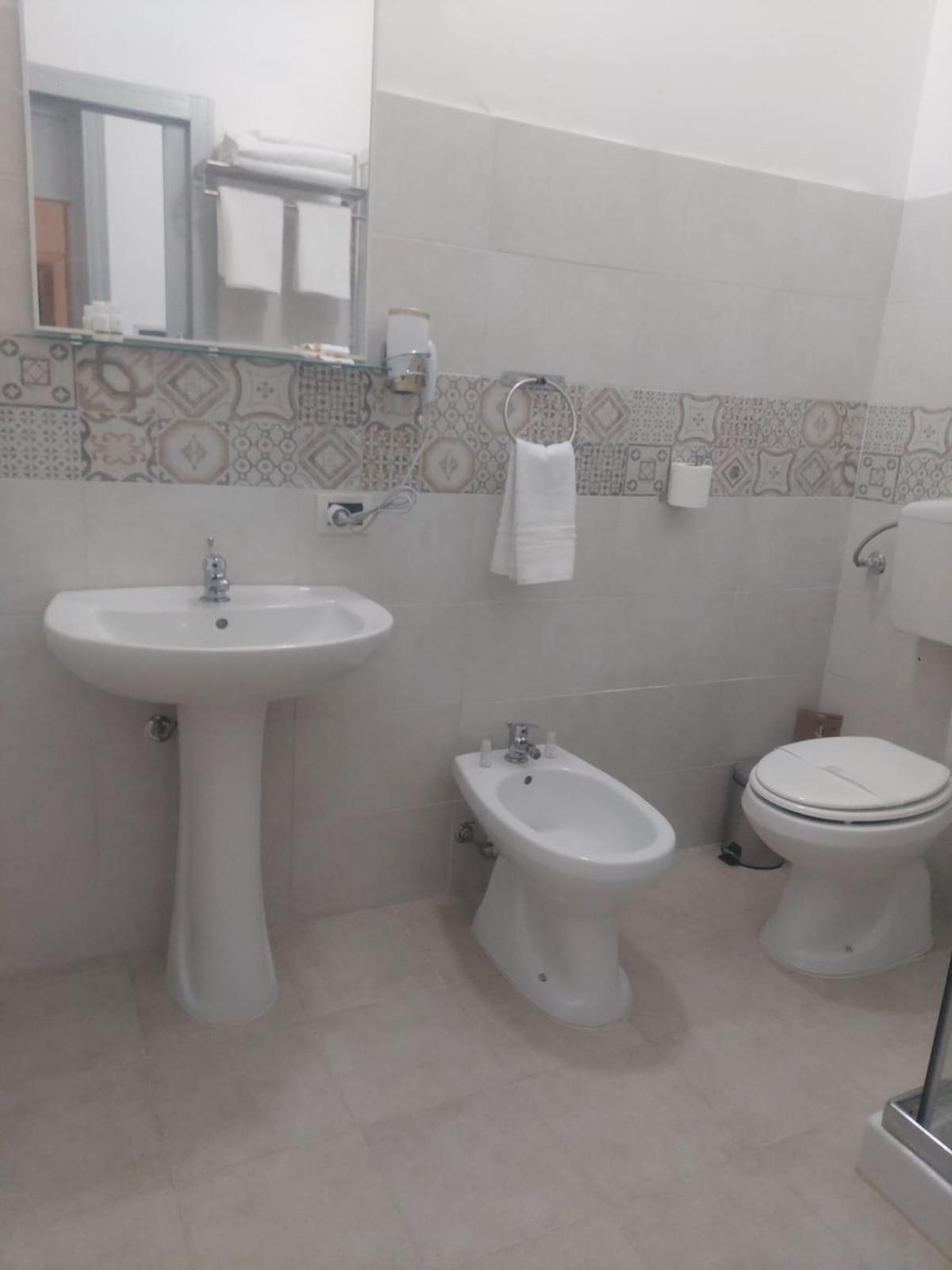 Guest House Lamphotel Militello 巴勒莫 外观 照片