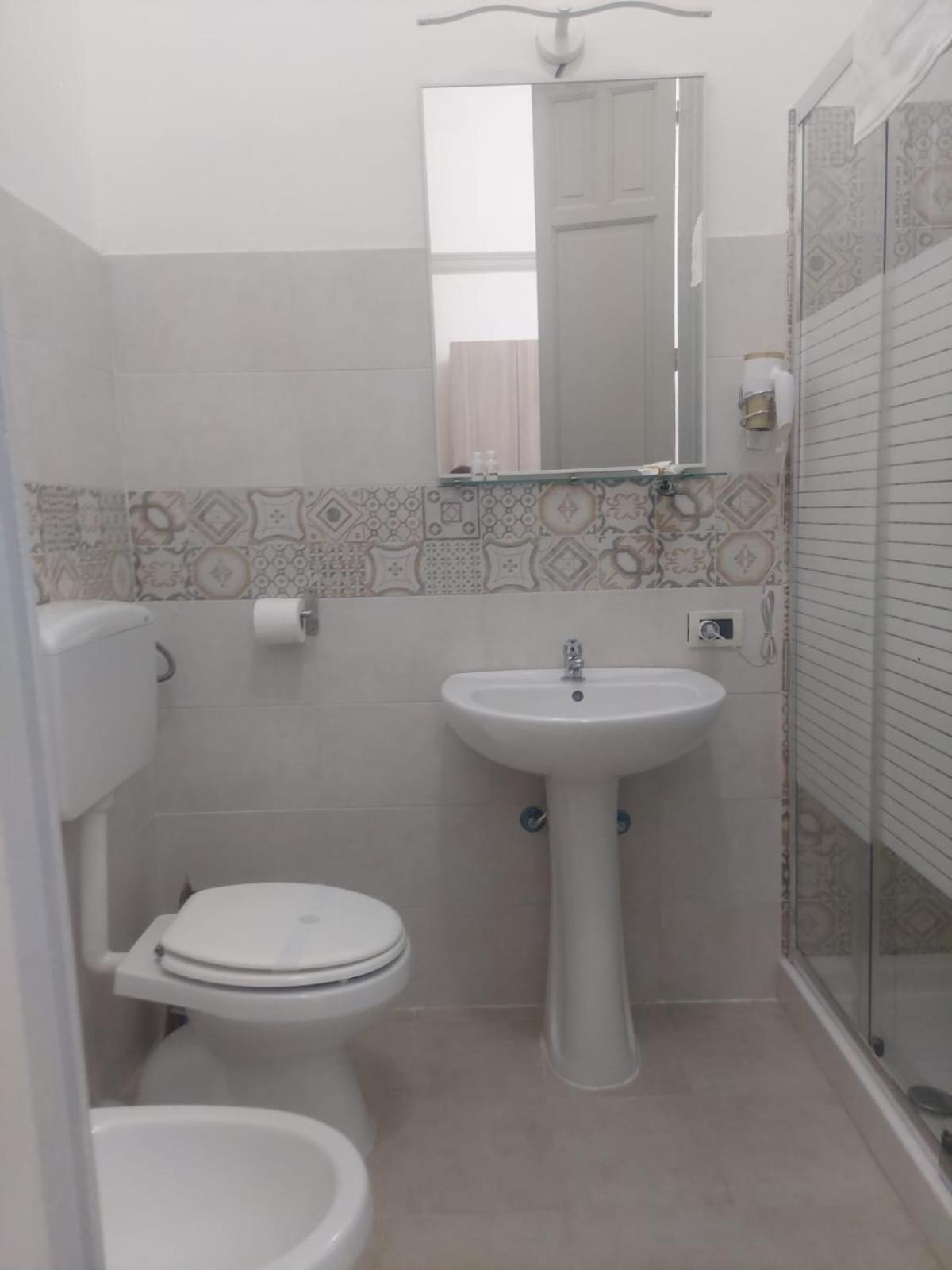 Guest House Lamphotel Militello 巴勒莫 外观 照片