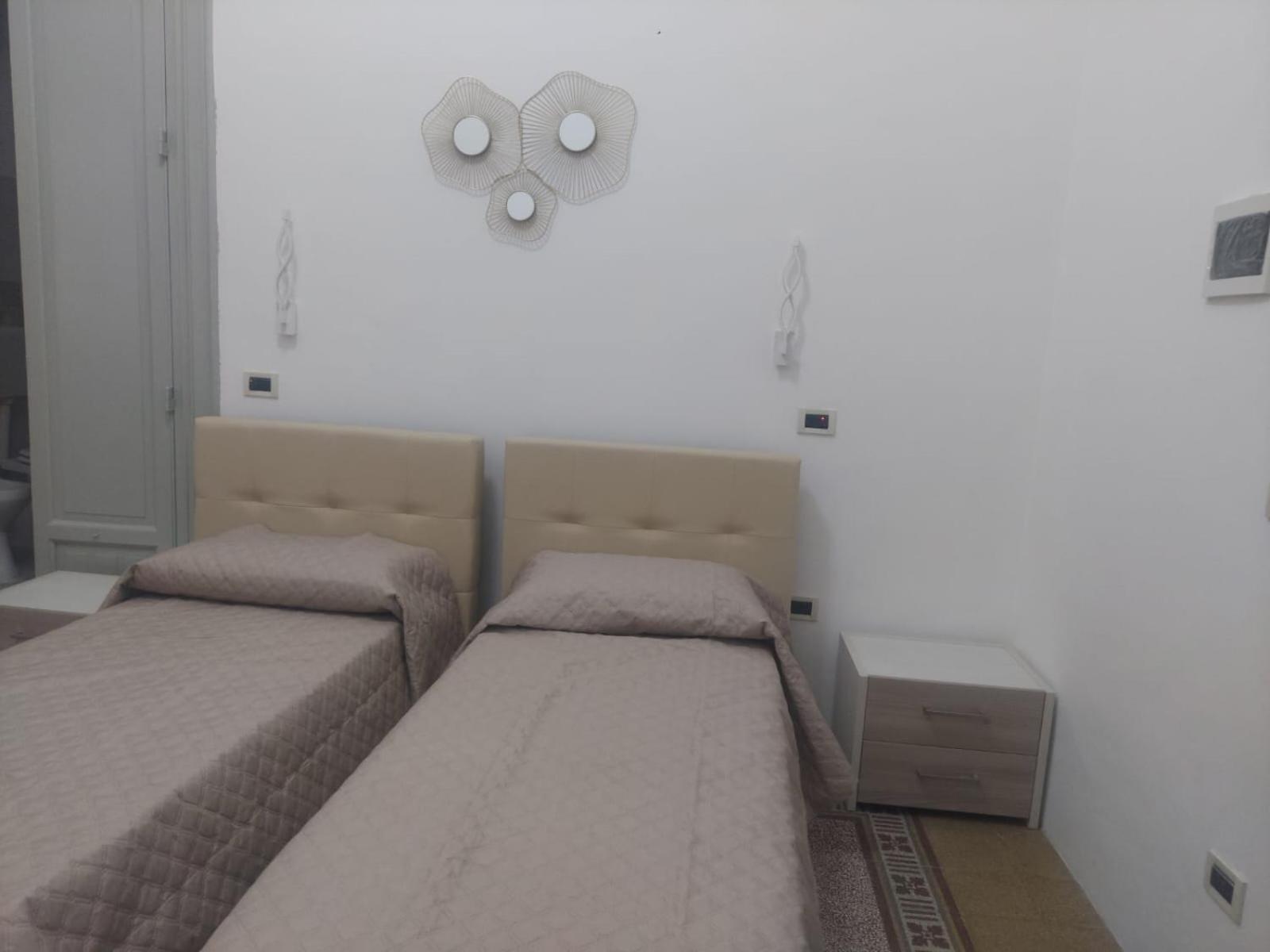 Guest House Lamphotel Militello 巴勒莫 外观 照片