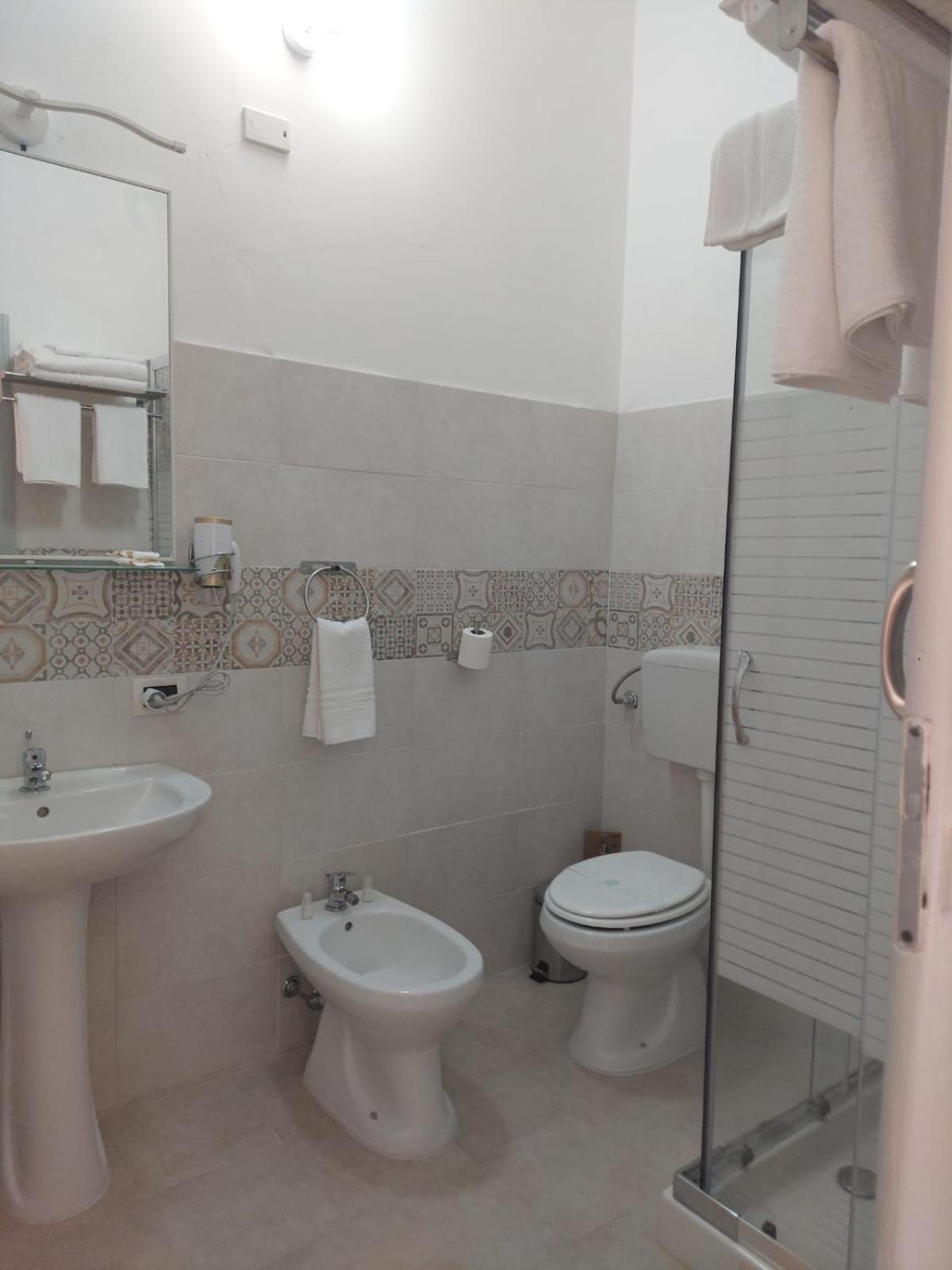 Guest House Lamphotel Militello 巴勒莫 外观 照片