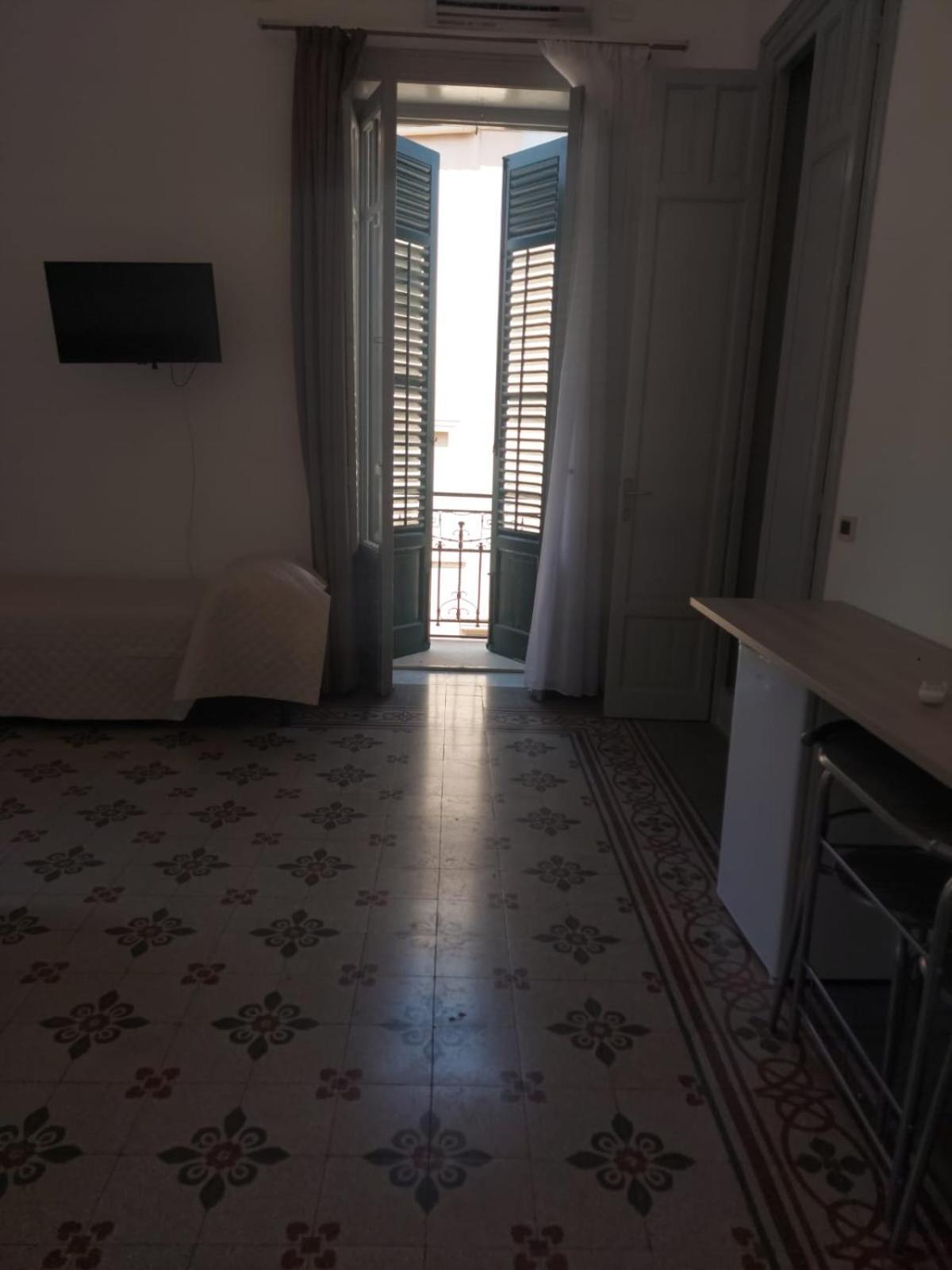 Guest House Lamphotel Militello 巴勒莫 外观 照片
